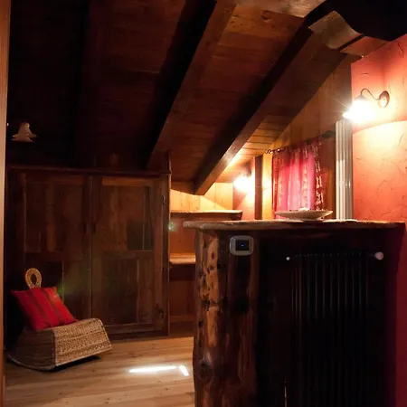 Alojamento de Acomodação e Pequeno-almoço La Maison D' Amelie E 4*