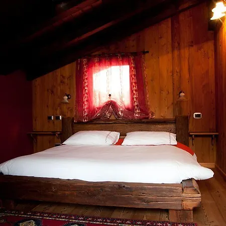 Alojamento de Acomodação e Pequeno-almoço La Maison D' Amelie E 4*